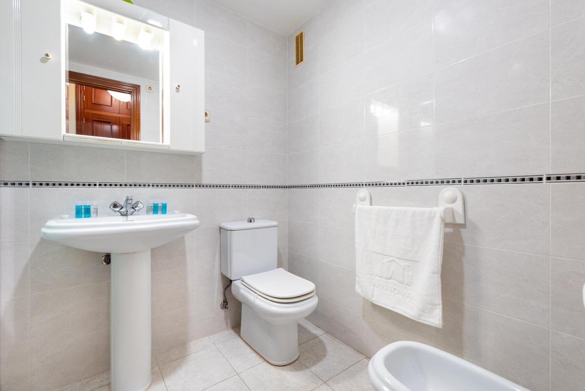 Wintowinrentals 1ª Linea De Playa, Parking Y Wifi Rincon de la Victoria Exterior photo