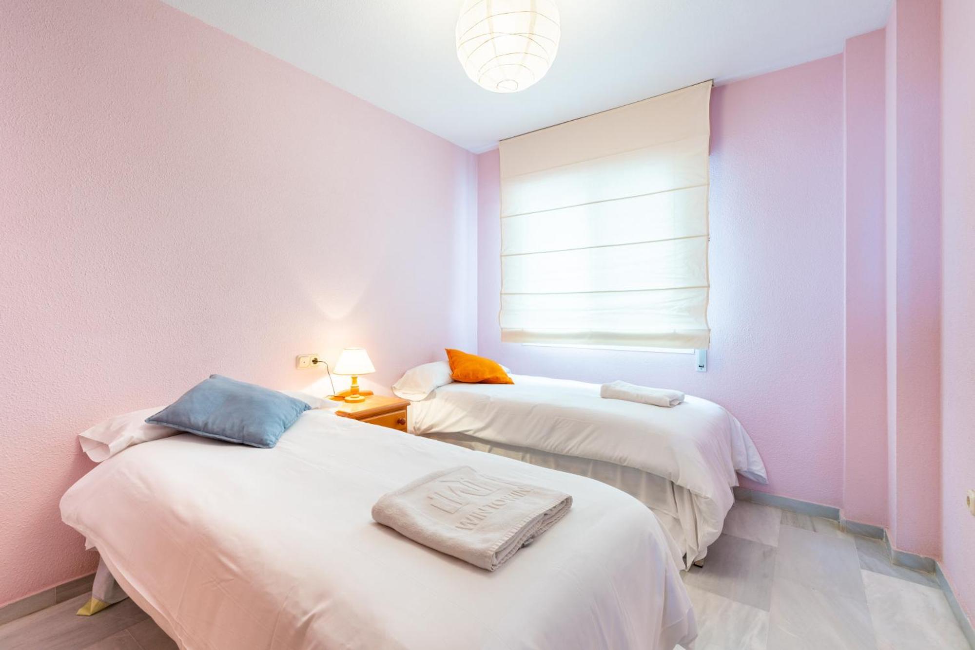 Wintowinrentals 1ª Linea De Playa, Parking Y Wifi Rincon de la Victoria Exterior photo