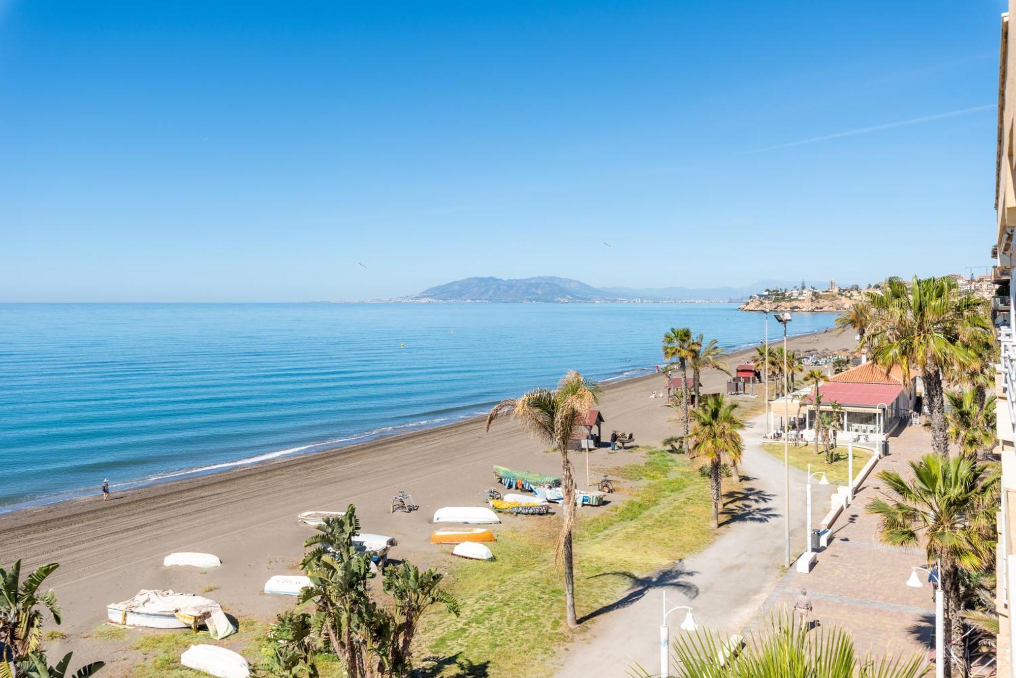 Wintowinrentals 1ª Linea De Playa, Parking Y Wifi Rincon de la Victoria Exterior photo