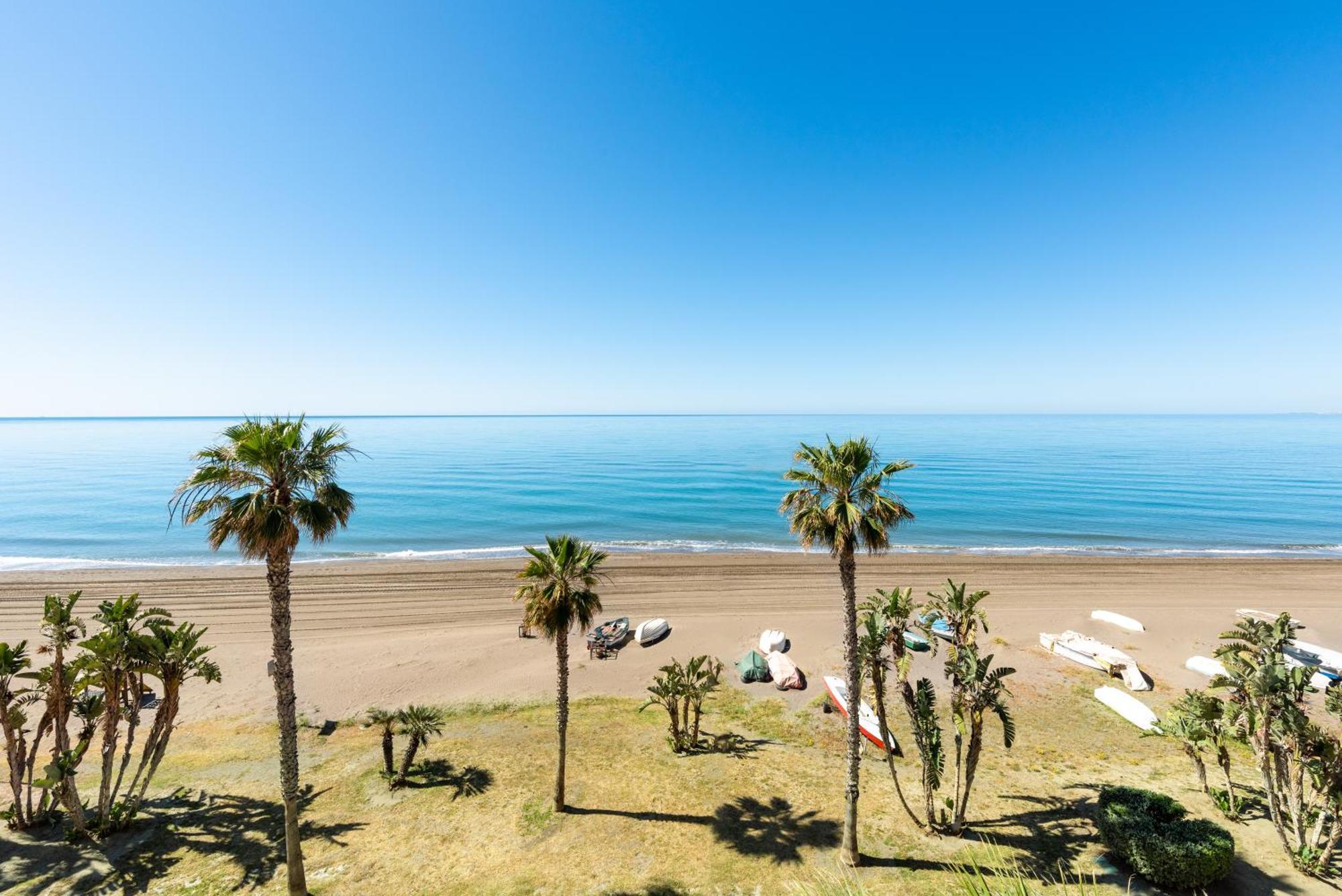 Wintowinrentals 1ª Linea De Playa, Parking Y Wifi Rincon de la Victoria Exterior photo