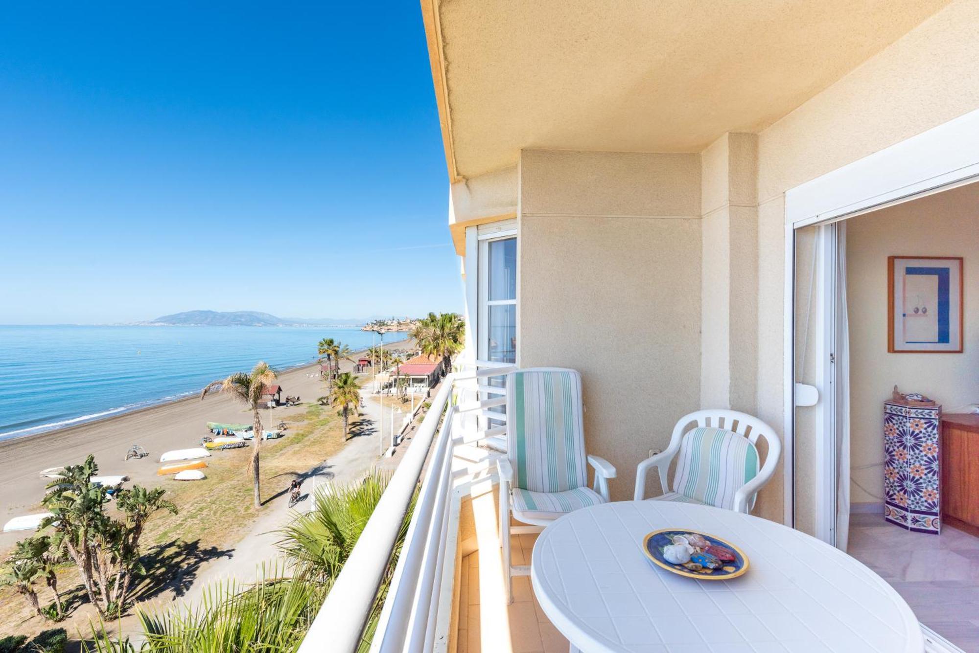 Wintowinrentals 1ª Linea De Playa, Parking Y Wifi Rincon de la Victoria Exterior photo